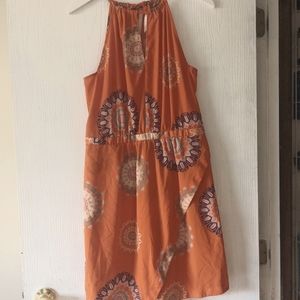 C. Label dress size large